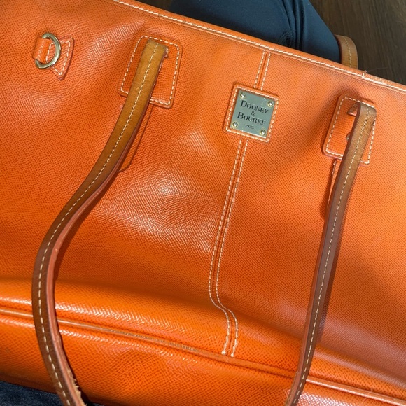 Authentic Dooney & Bourke Davis Tassel Saffiano Leather Large Tote Bag in Orange - Picture 8 of 11